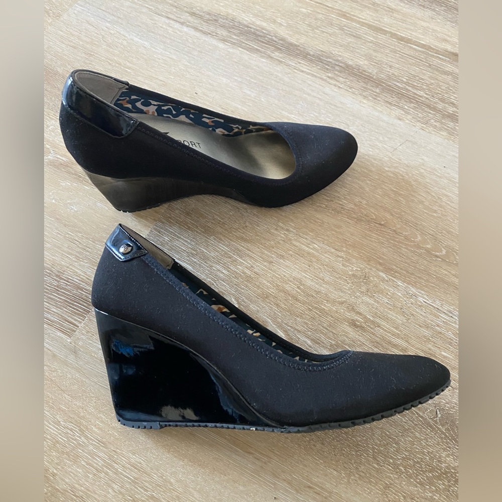 Anne Klein sports wedge platform heels 3”